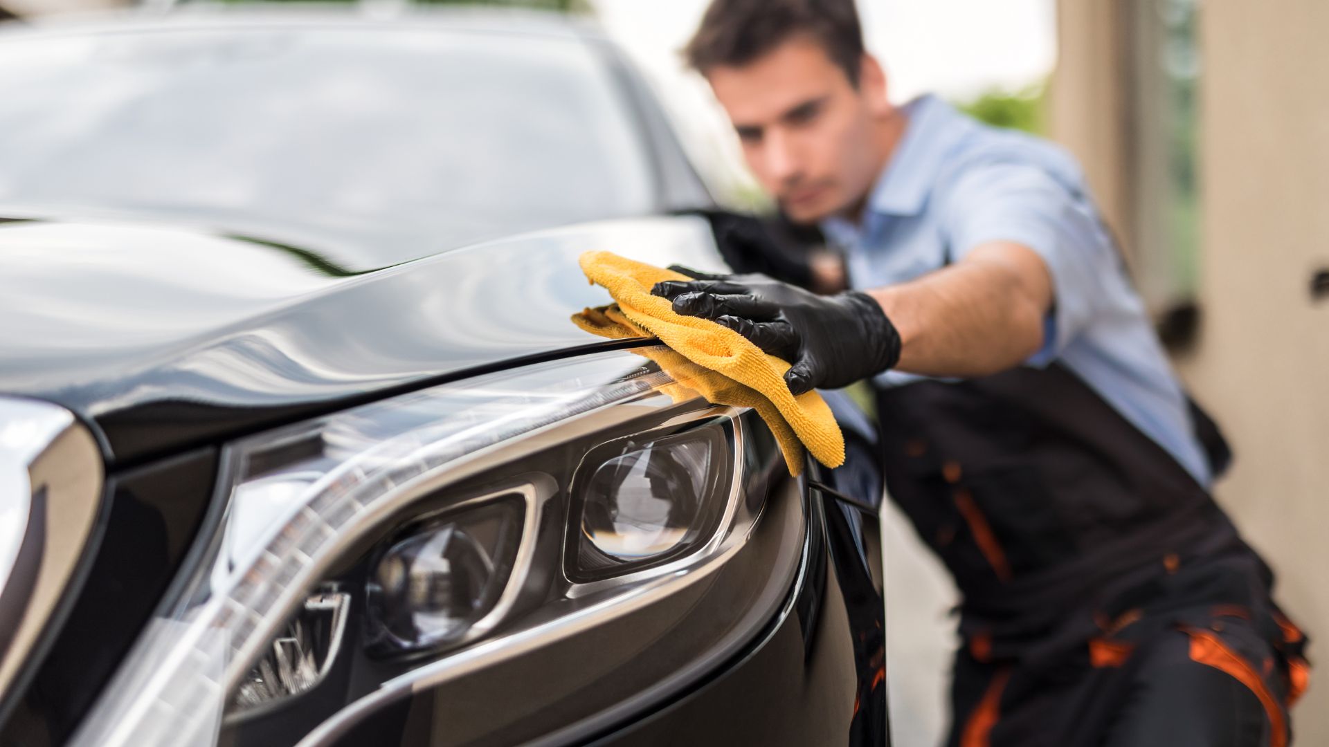 Ceramic Coating vs. Wax: Which is Better for Your Vehicle's Shine